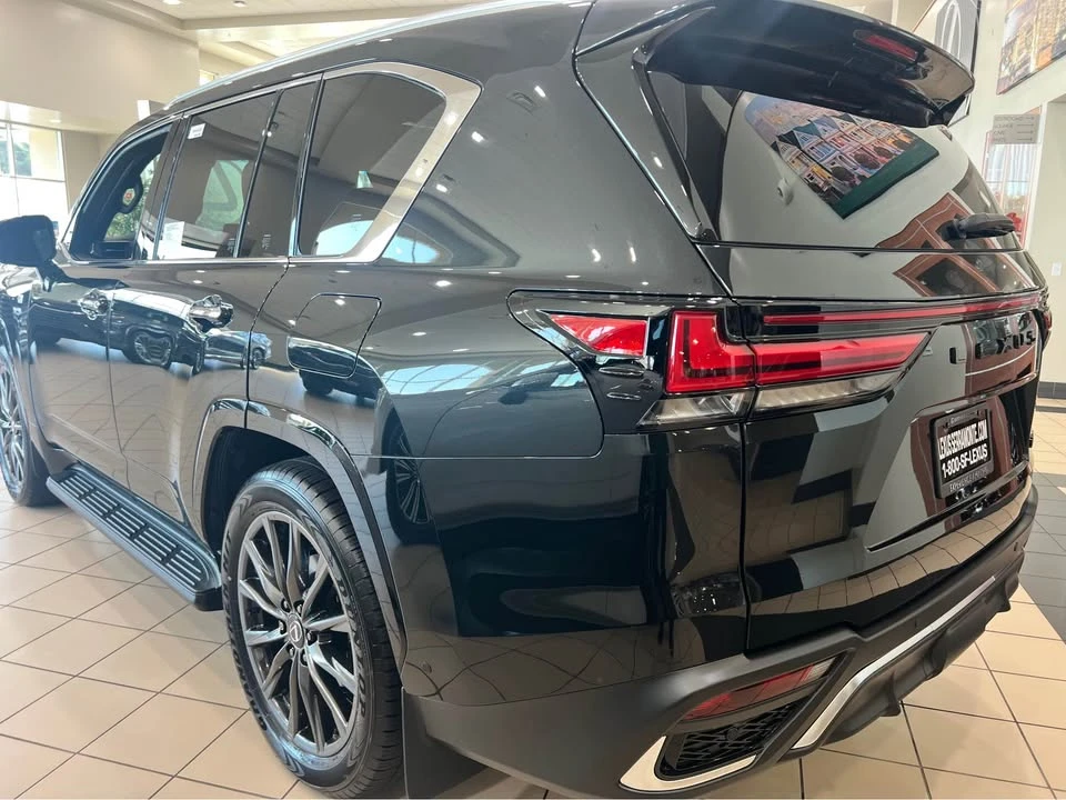 2026 Lexus LX 4th Gen - Image 7 of 14