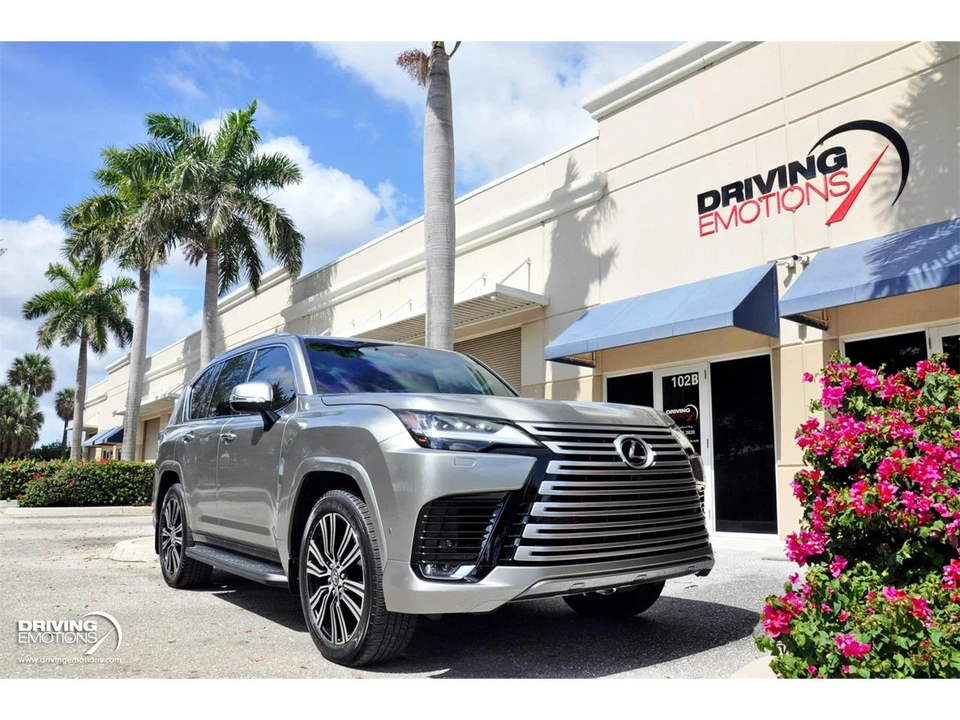 2026 Lexus LX 4th Gen - Image 16 of 31