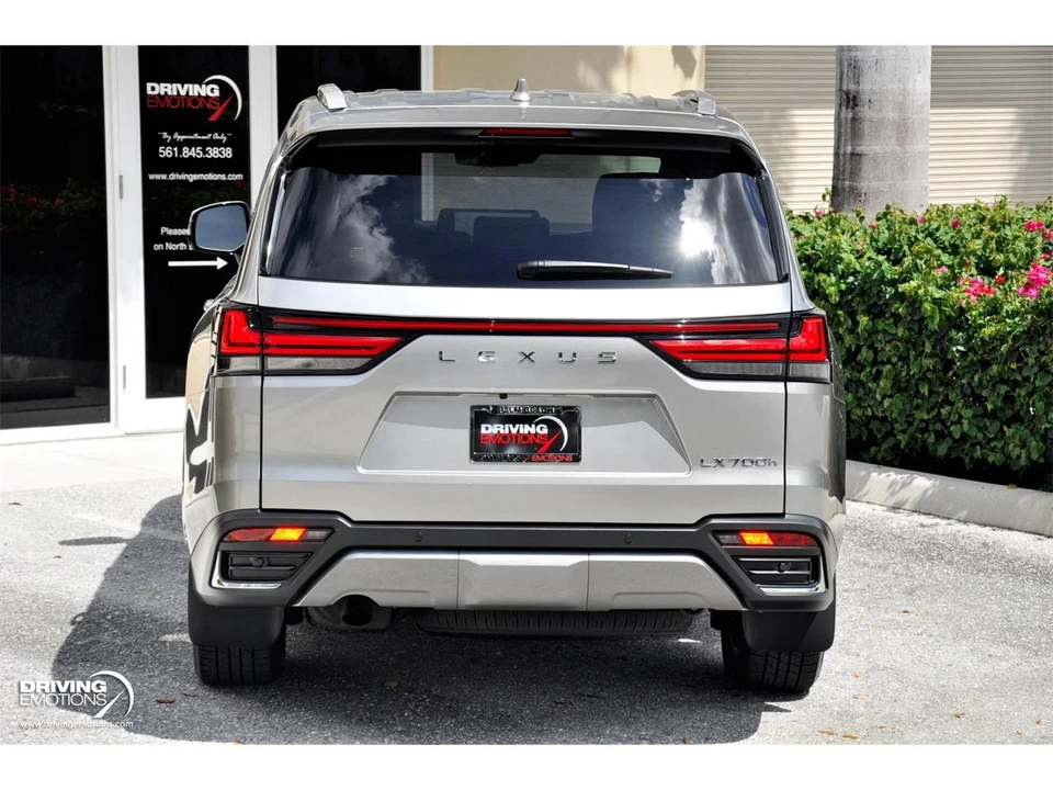 2026 Lexus LX 4th Gen - Image 21 of 31