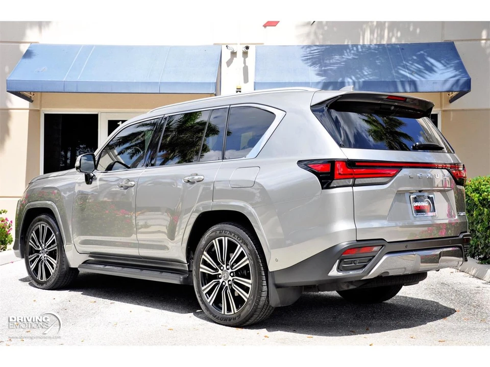 2026 Lexus LX 4th Gen - Image 26 of 31