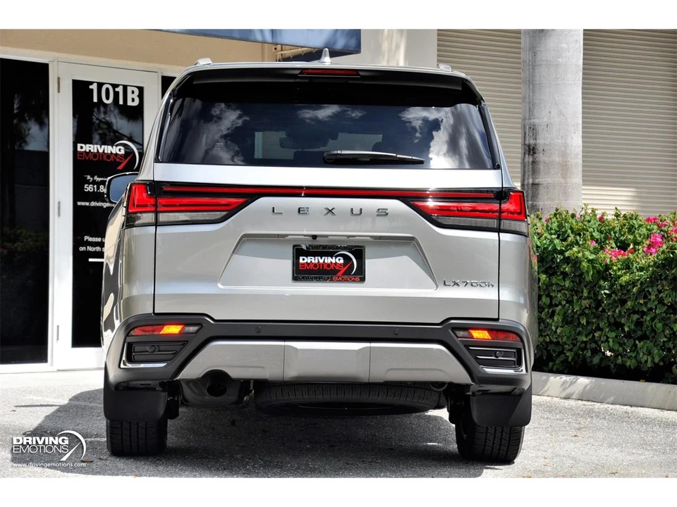 2026 Lexus LX 4th Gen - Image 22 of 31