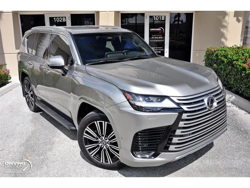 2026 Lexus LX 4th Gen - Image 2 of 31