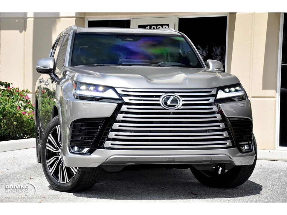 2026 Lexus LX 4th Gen - Image 4 of 31