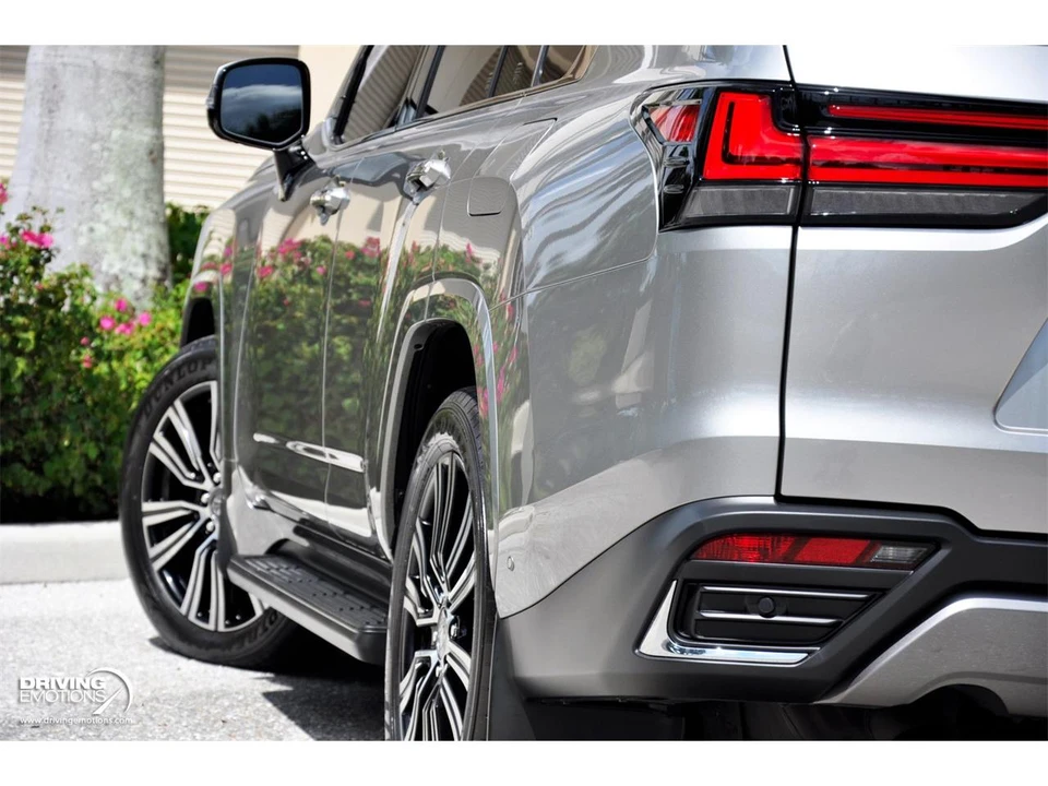 2026 Lexus LX 4th Gen - Image 29 of 31