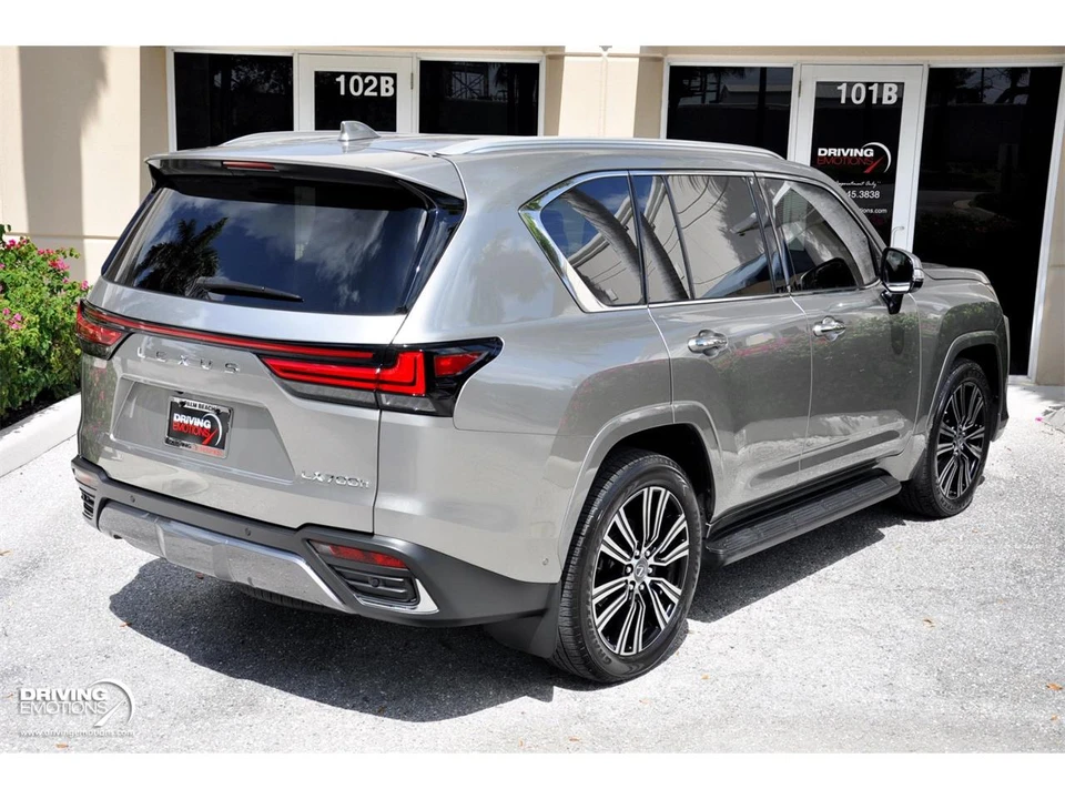 2026 Lexus LX 4th Gen - Image 20 of 31