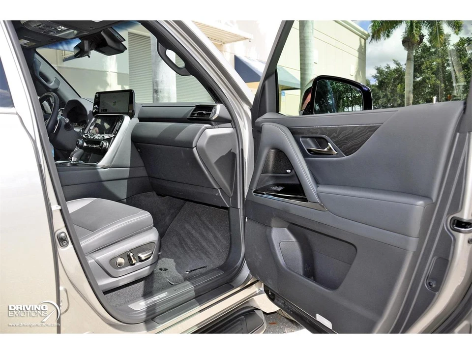 2026 Lexus LX 4th Gen - Image 15 of 31