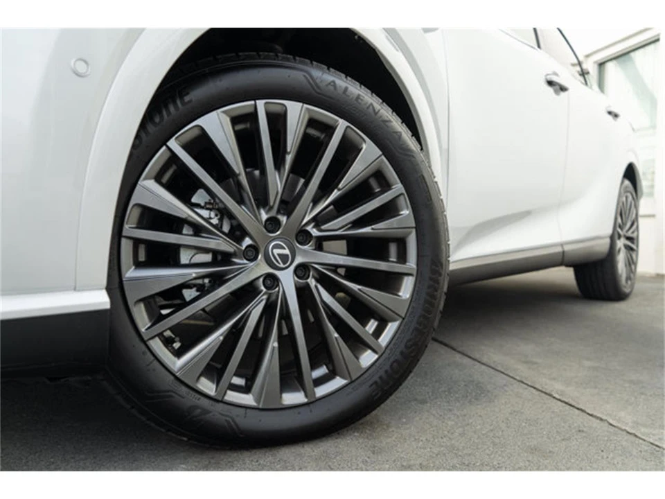 2026 Lexus RX 5th Gen - Image 4 of 12