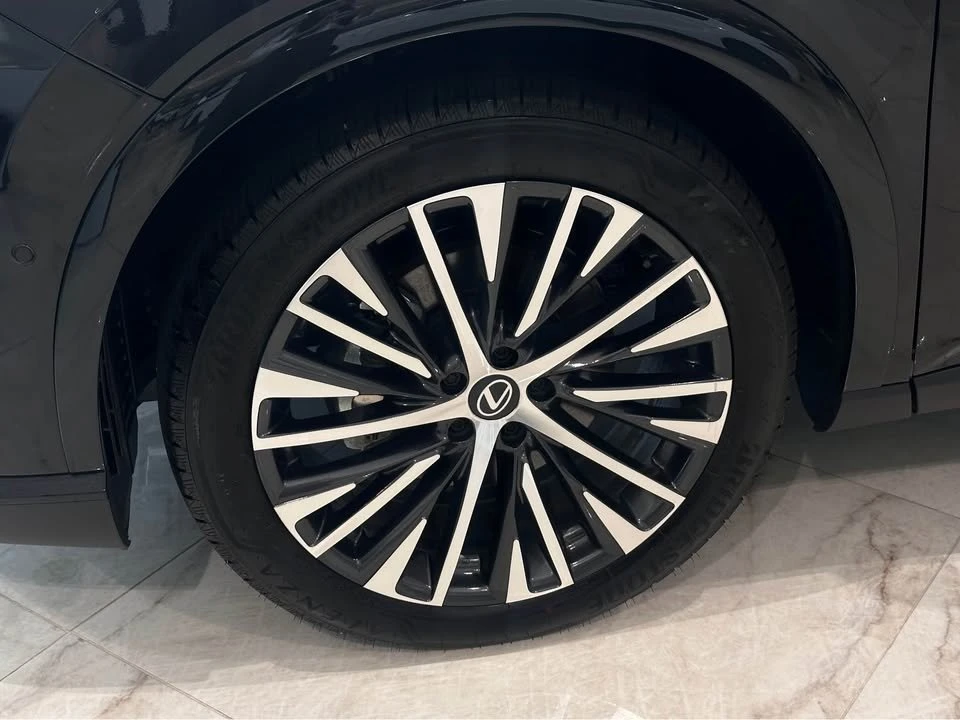2026 Lexus RX 5th Gen - Image 4 of 12