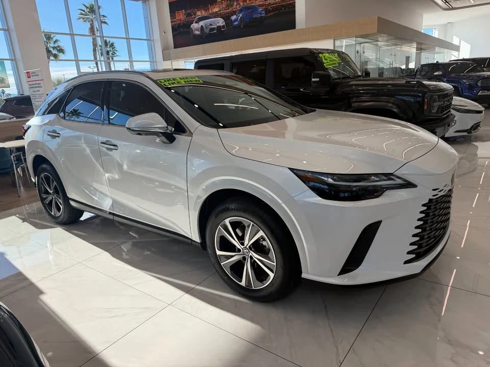 2026 Lexus RX 5th Gen - Image 4 of 6