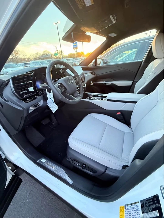 2026 Lexus RX 5th Gen - Image 6 of 11