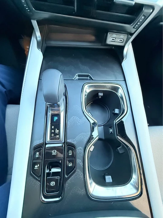 2026 Lexus RX 5th Gen - Image 8 of 11