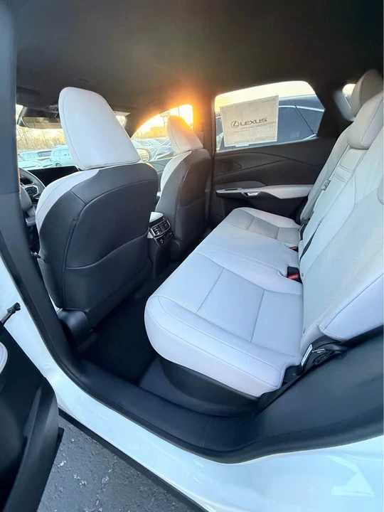 2026 Lexus RX 5th Gen - Image 7 of 11