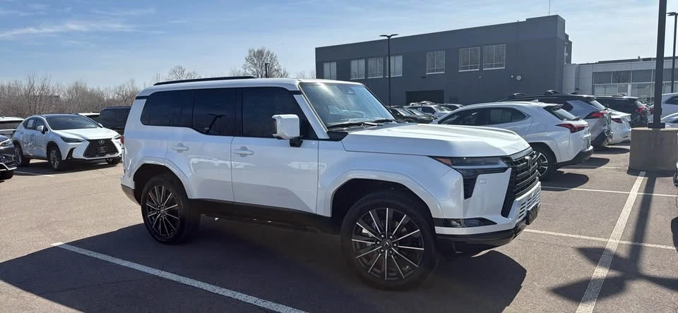 2026 Lexus GX 3rd Gen - Image 3 of 6