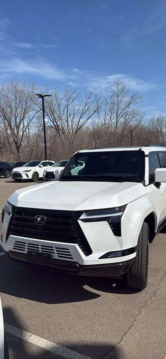 2026 Lexus GX 3rd Gen - Image 2 of 6