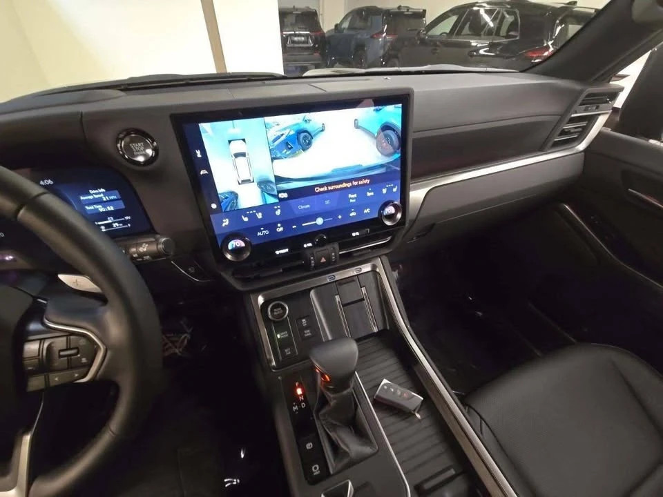 2026 Lexus GX 3rd Gen - Image 5 of 9
