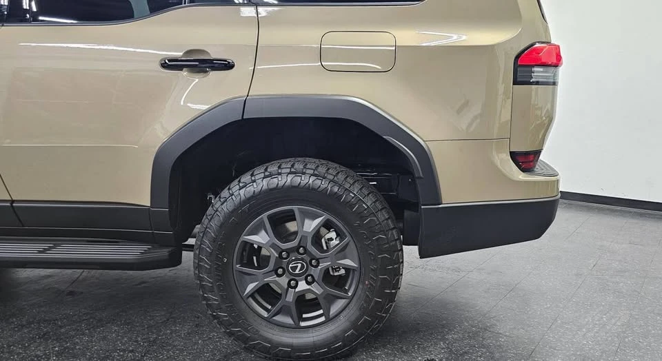 2026 Lexus GX 3rd Gen - Image 17 of 17