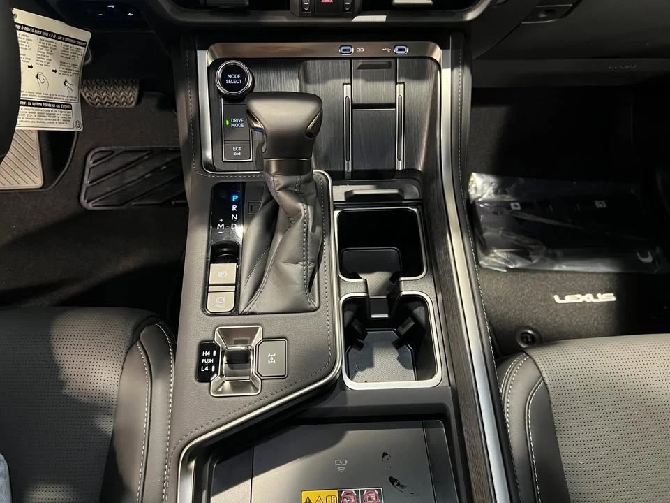 2026 Lexus GX 3rd Gen - Image 12 of 20