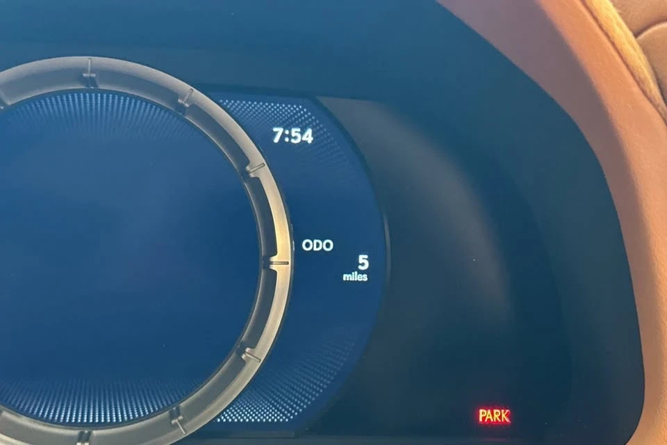 2026 Lexus LC - Image 16 of 18