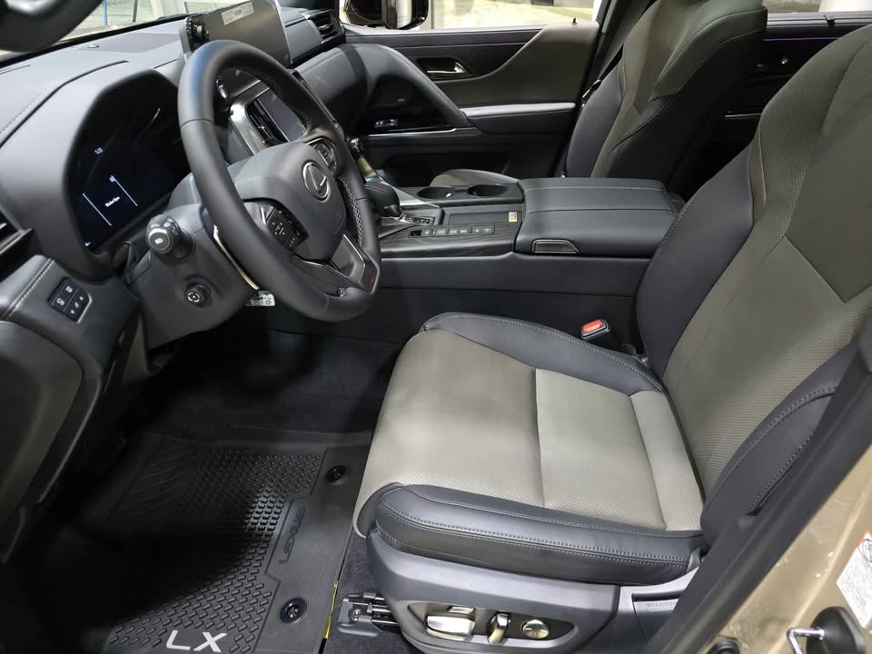 2026 Lexus LX 4th Gen - Image 14 of 20