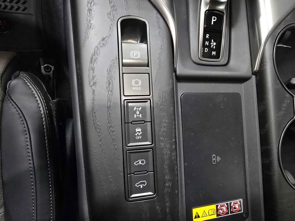 2026 Lexus LX 4th Gen - Image 18 of 20