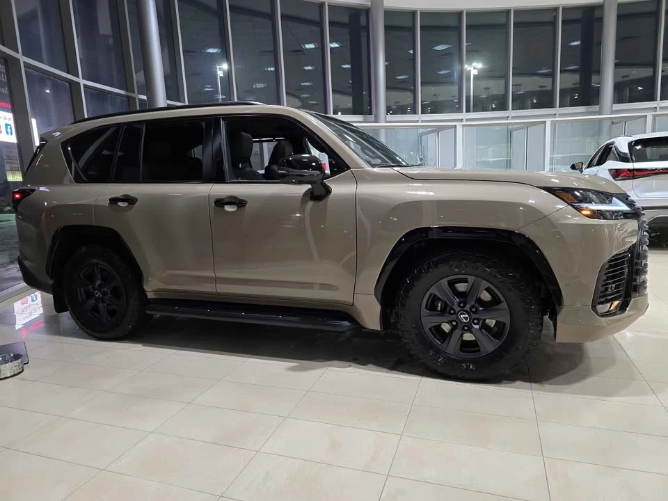 2026 Lexus LX 4th Gen - Image 9 of 20