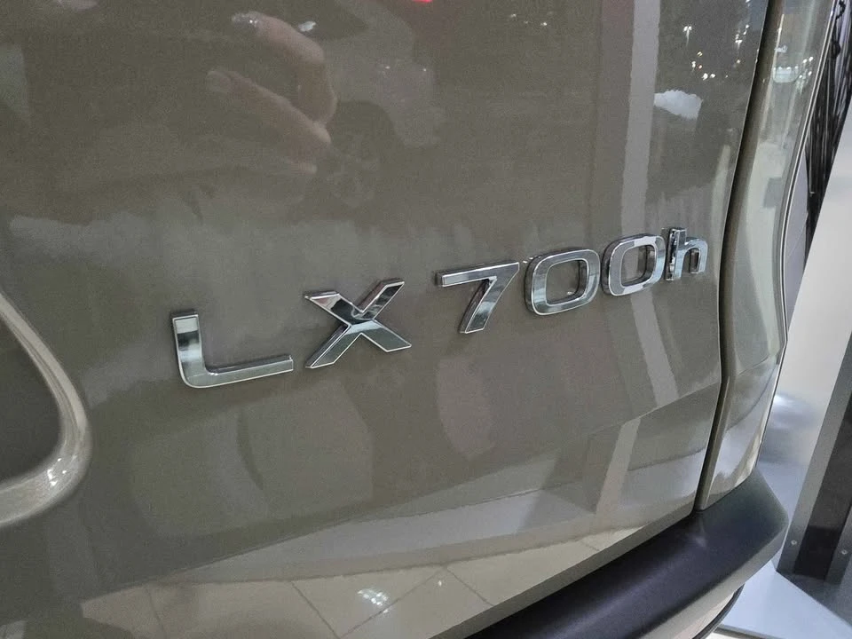 2026 Lexus LX 4th Gen - Image 8 of 20