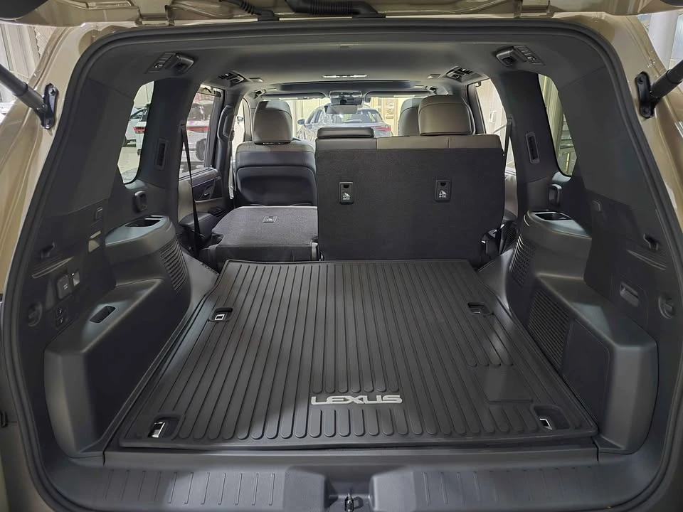 2026 Lexus LX 4th Gen - Image 19 of 20