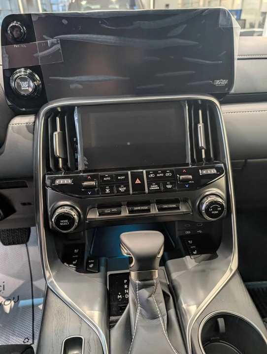 2026 Lexus LX 4th Gen - Image 7 of 8