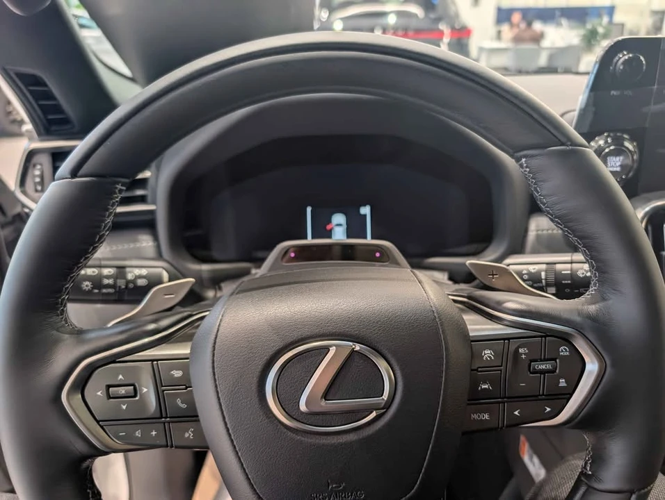 2026 Lexus LX 4th Gen - Image 6 of 8