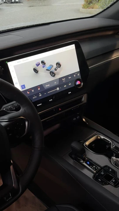 2026 Lexus RX 5th Gen - Image 12 of 18
