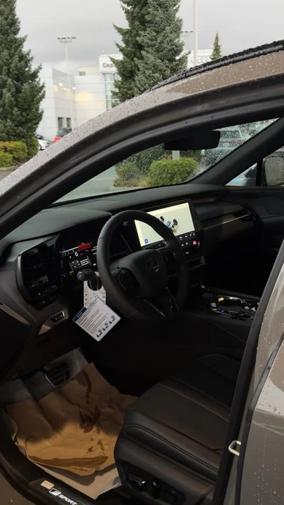 2026 Lexus RX 5th Gen - Image 11 of 18