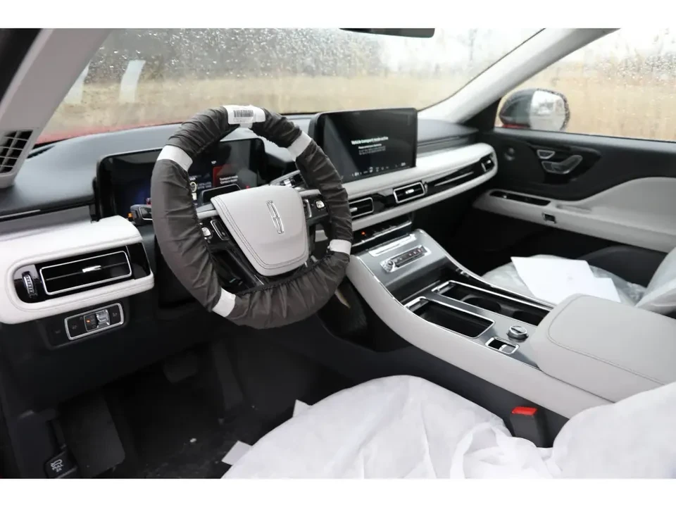2026 Lincoln Aviator 2nd Gen - Image 19 of 20