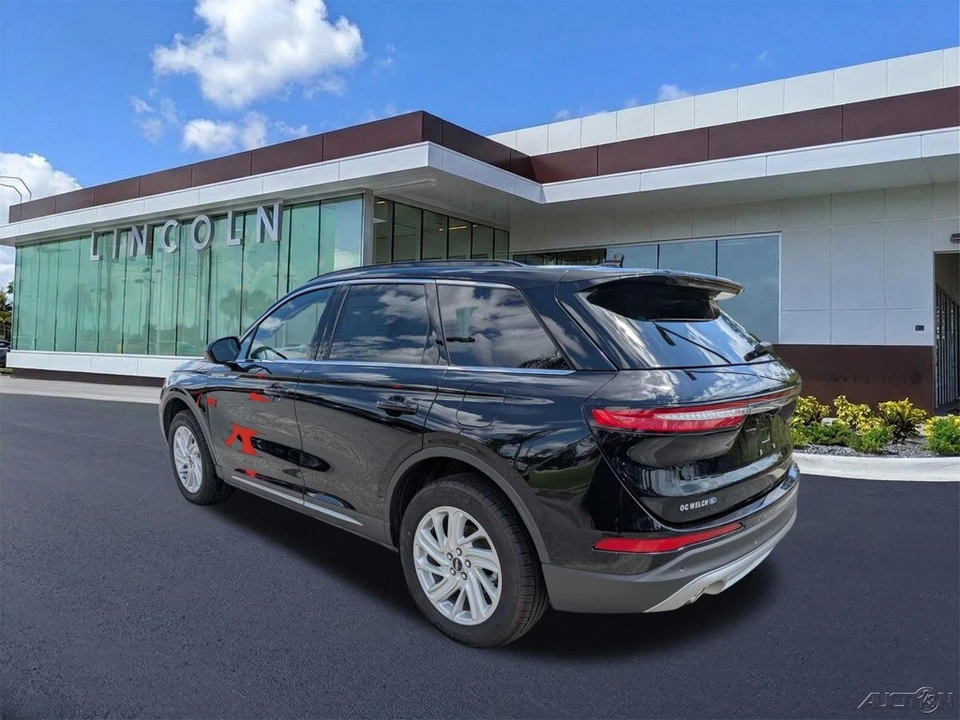 2026 Lincoln Corsair - Image 3 of 17