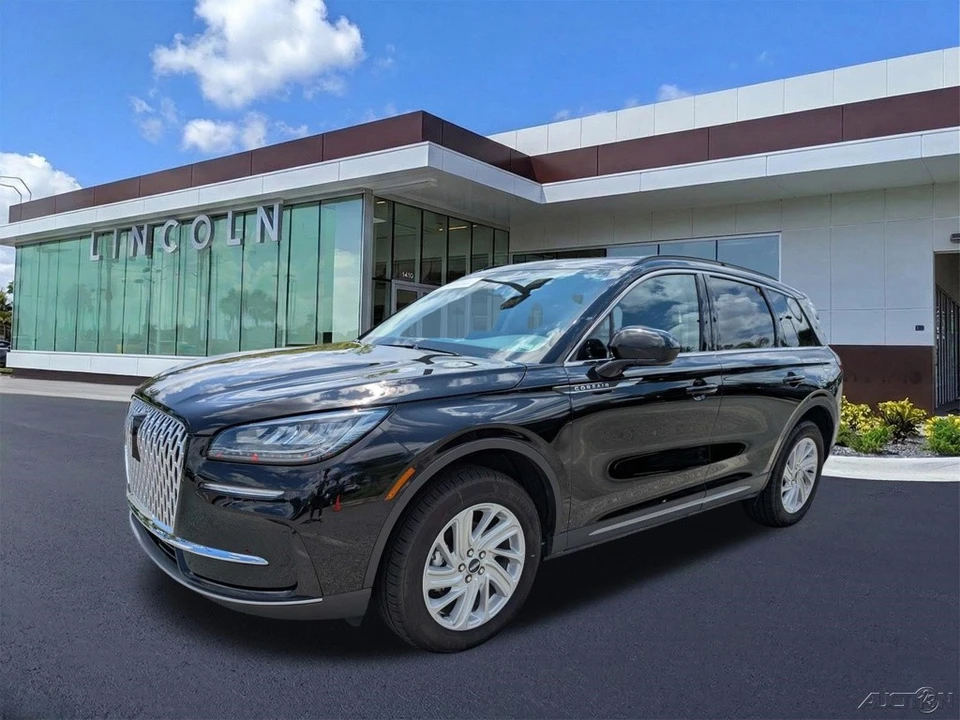 2026 Lincoln Corsair - Image 4 of 17