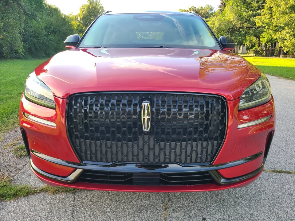 2026 Lincoln Corsair - Image 8 of 27