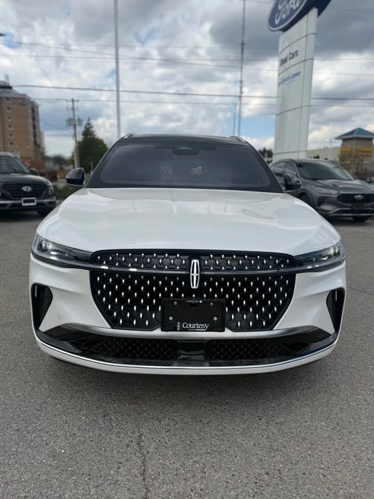 2026 Lincoln Nautilus - Image 3 of 16
