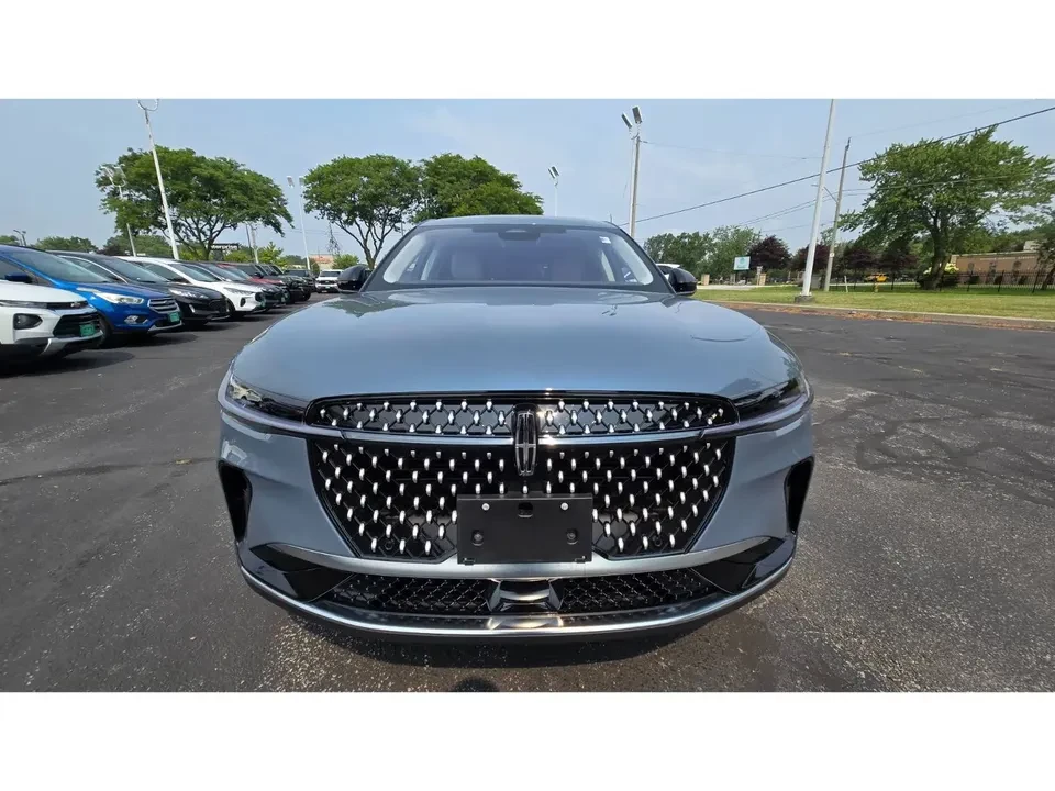 2026 Lincoln Nautilus - Image 10 of 20