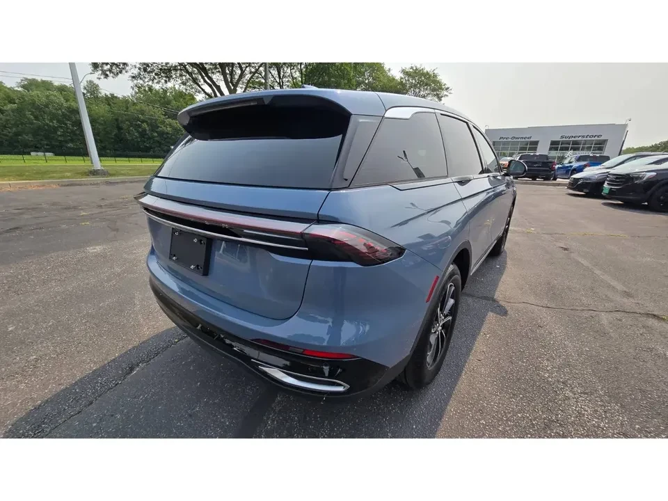 2026 Lincoln Nautilus - Image 7 of 20