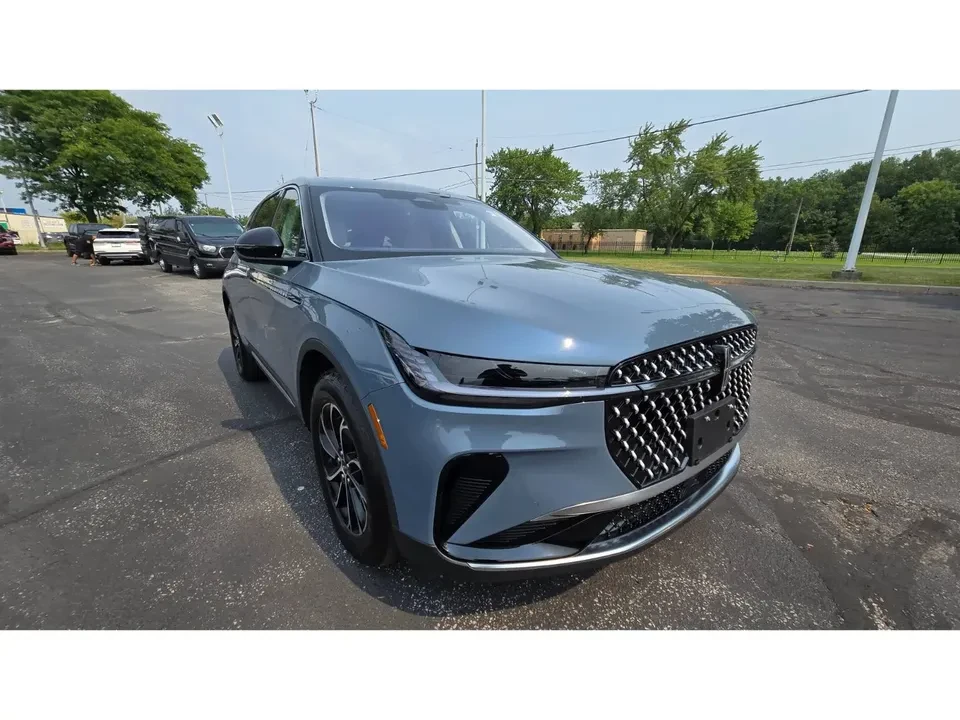 2026 Lincoln Nautilus - Image 9 of 20
