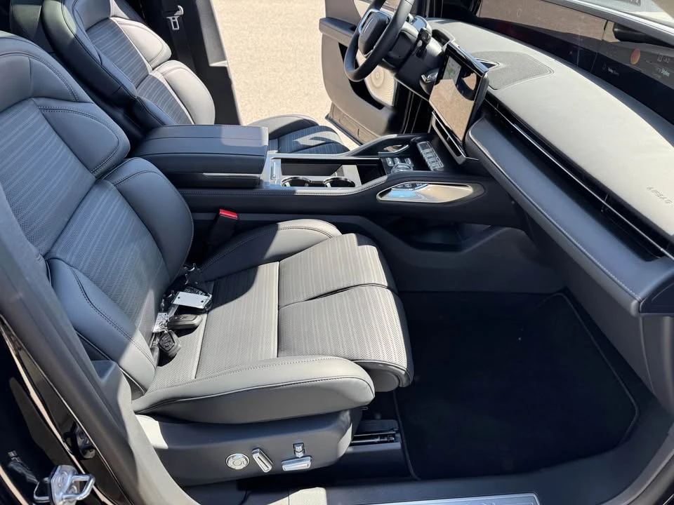 2026 Lincoln Nautilus - Image 11 of 15