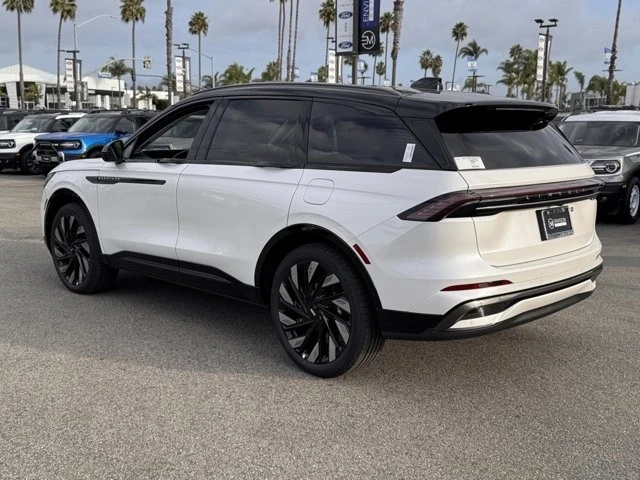 2026 Lincoln Nautilus - Image 10 of 12