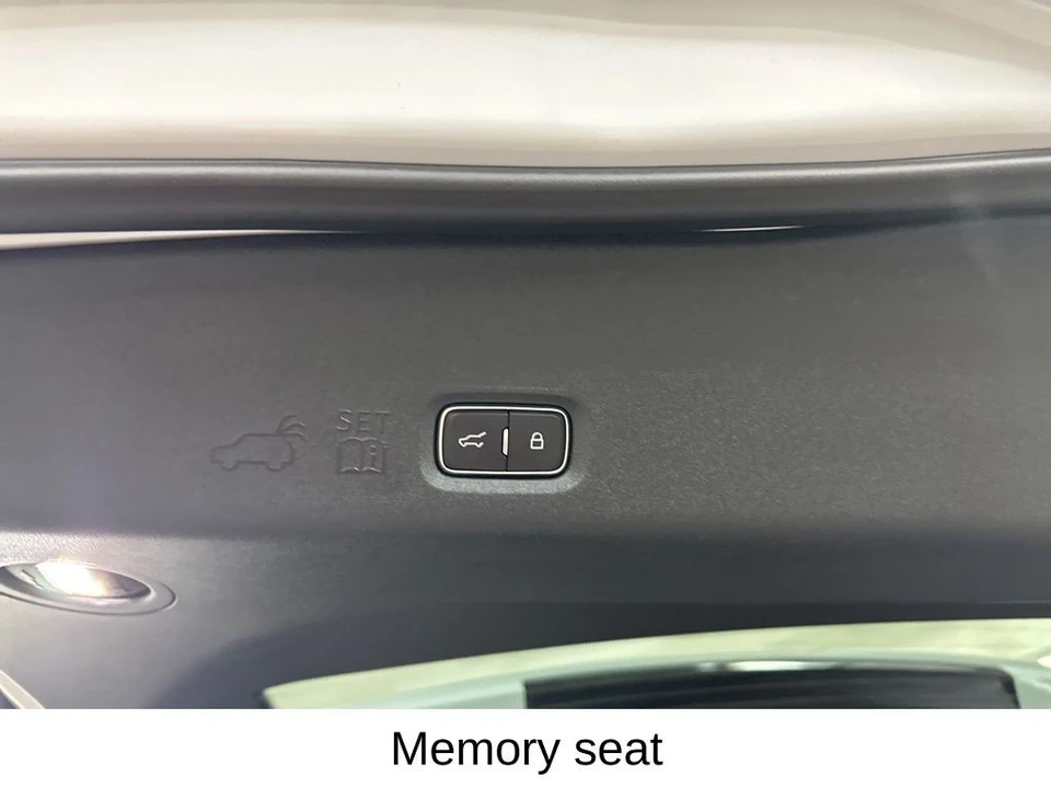 2026 Lincoln Navigator 4th Gen - Image 28 of 31