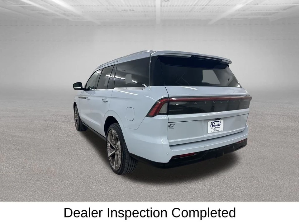 2026 Lincoln Navigator 4th Gen - Image 9 of 21