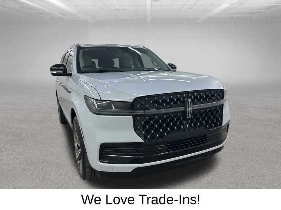 2026 Lincoln Navigator 4th Gen - Image 3 of 31