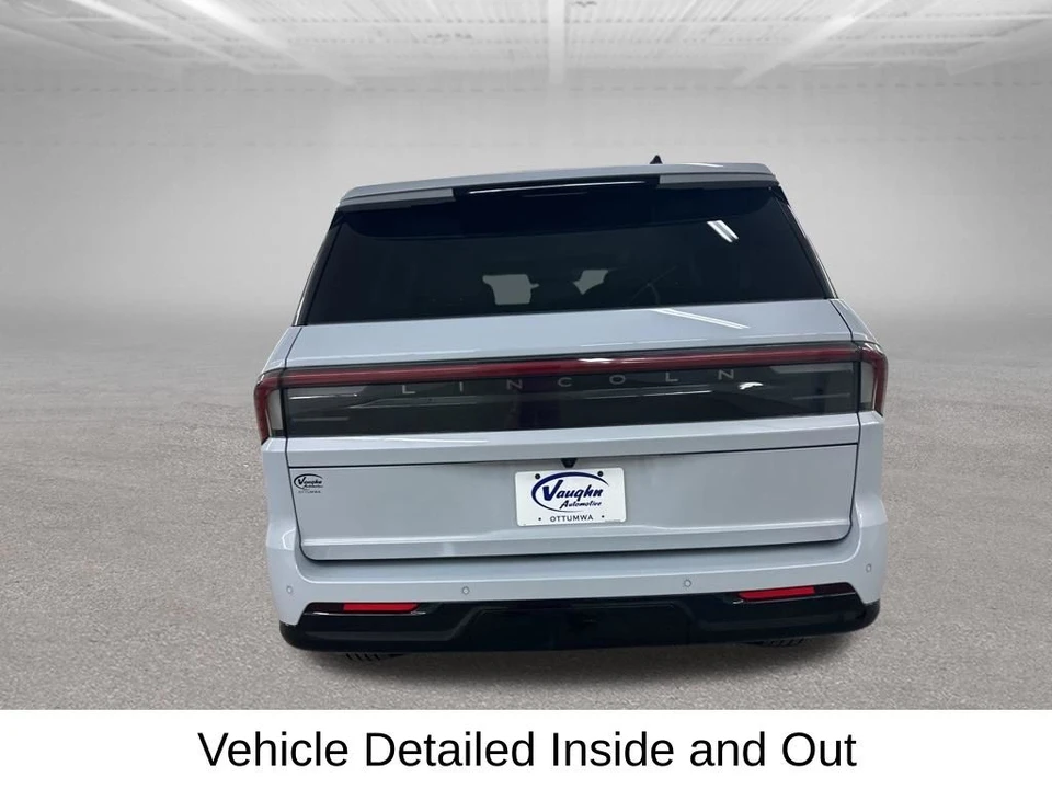 2026 Lincoln Navigator 4th Gen - Image 11 of 21