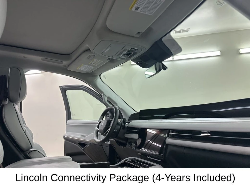 2026 Lincoln Navigator 4th Gen - Image 18 of 31