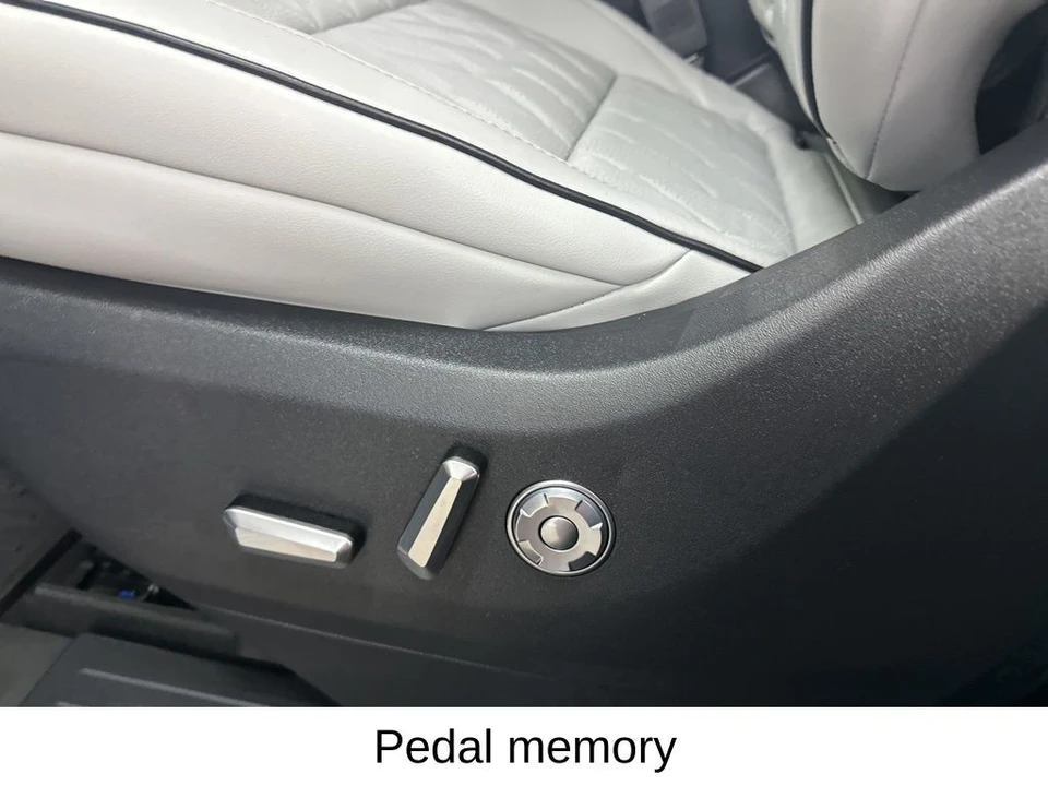2026 Lincoln Navigator 4th Gen - Image 31 of 31