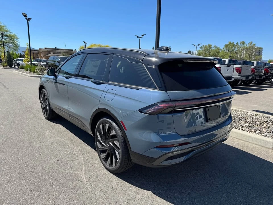 2026 Lincoln Nautilus - Image 3 of 17