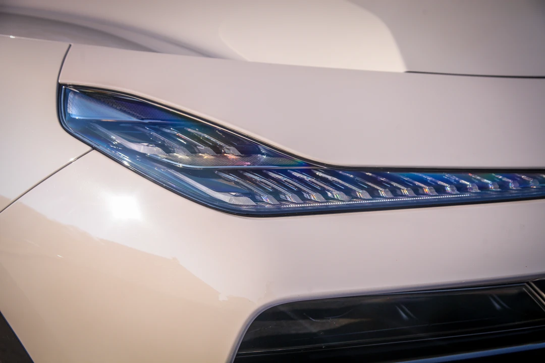 2026 Lotus Eletre - Image 10 of 31