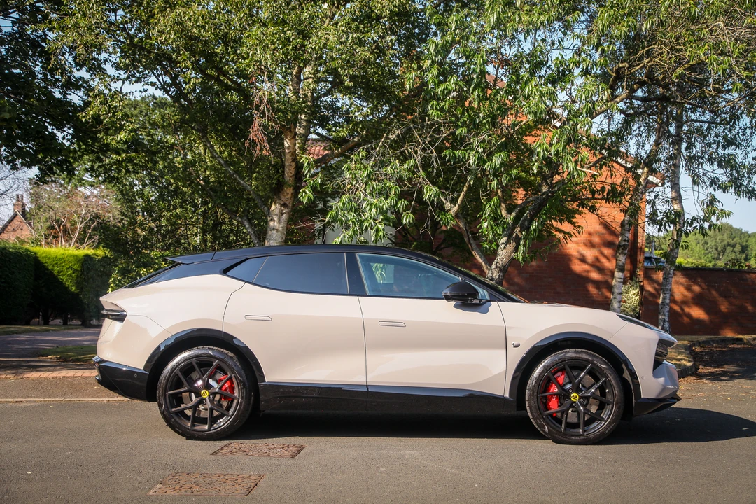 2026 Lotus Eletre - Image 7 of 31